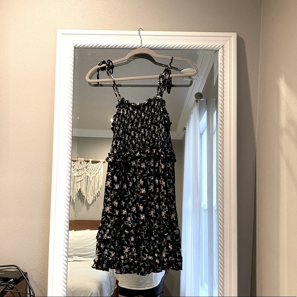 Forever 21 Smock Black floral Dress size S